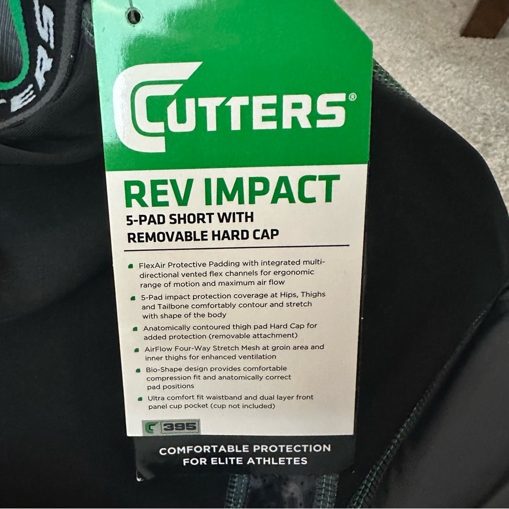 Cutters Rev Impact 5 Pad Football Shorts With Hard Cap Men’s X-Large Black/Camo - Picture 8 of 11